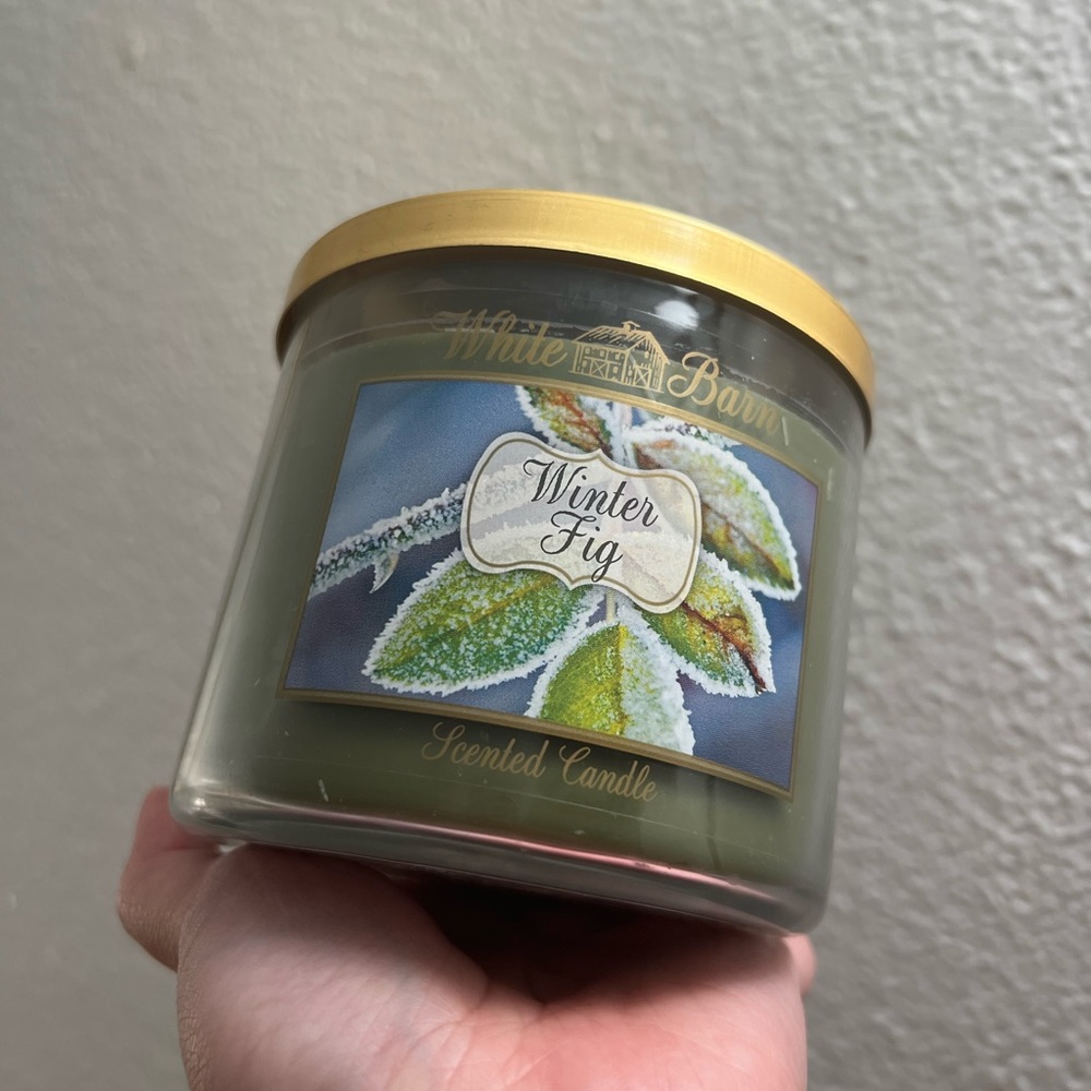 SOLD/B&BW White Barn Winter Fig candle